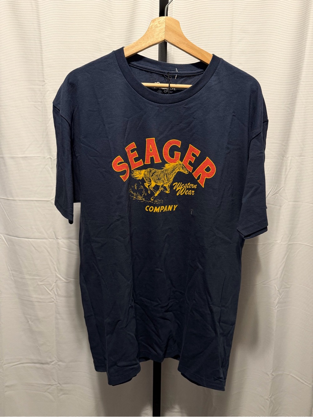 Seager Western Wear Heritage Tee Shirt Running Horse Navy Blue Size Large